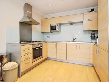 Albany Place, Egham, Surrey, TW20 9GP - Photo 5