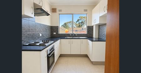 Spacious Three-Bedroom Unit Close to Berala Station - Photo 2