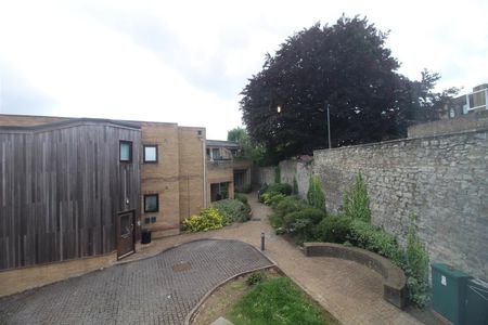 Pool Barton, Keynsham - Photo 4