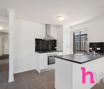 Modern 4-Bedroom Home in Quiet Court Location - Photo 6