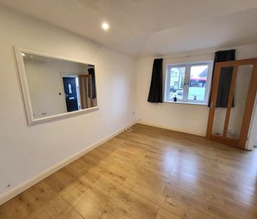 2 bedroom detached house to rent - Photo 1