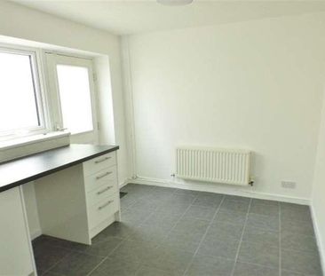 Sovereign Close, Murdishaw, Runcorn, WA7 - Photo 5