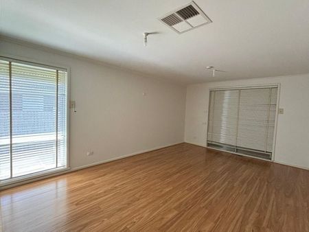 3 BEDROOM FAMILY HOME - Photo 4