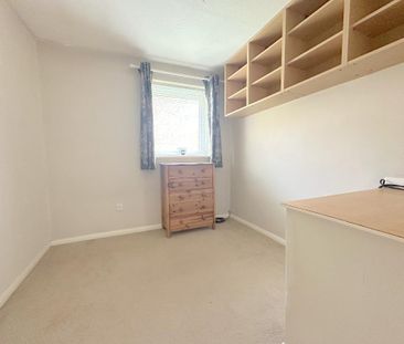 3 bedroom end of terrace house to rent - Photo 2