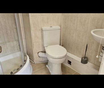 Studio Flat, Chapel Road, IG1 - Photo 4