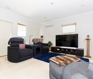 Easy-Care Living in a Prime Pearsall Location - Photo 2