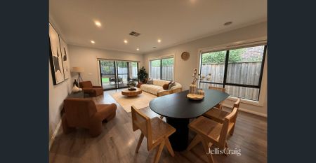 Location, Location, Location! - Photo 4