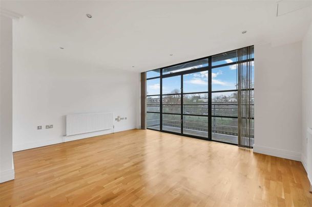 Point Wharf Lane, TW8, London - Photo 1