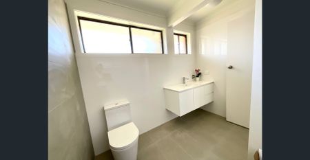 Beautifully renovated 2 Bedroom unit with Carport - Photo 5