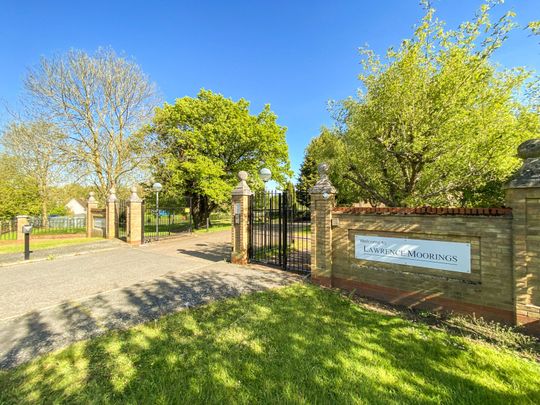 Lawrence Moorings, CM21, Sawbridgeworth - Photo 1