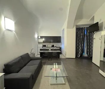 Short or Long Term Rent // Fully Furnished Apartment (1a) - Photo 1