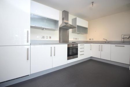 2 bedroom apartment to rent - Photo 4