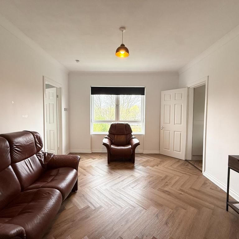 3 bedroom flat to rent - Photo 1