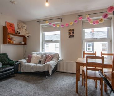 Great location for all universities! - Photo 2