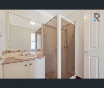 15 Edgewood Road, Roxburgh Park, Vic 3064 - Photo 4