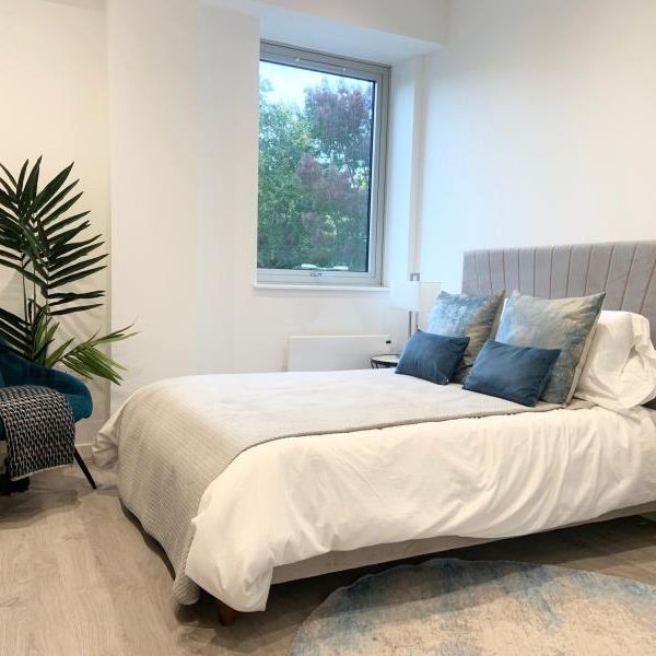 Liongate House, Guildford, Surrey, GU1 - Photo 1