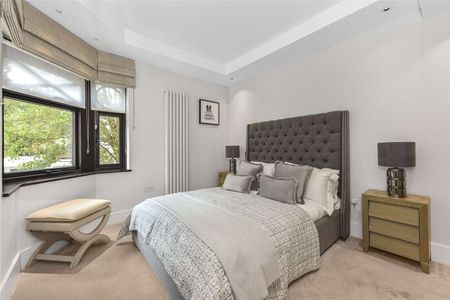 Two bedroom apartment in a portered building, moments from Regents Park and Primrose Hill. - Photo 5