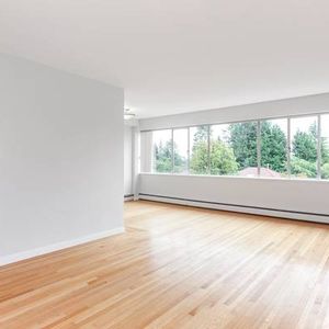 Unfurnished large 3br 2 bath close to UBC/Langara - Photo 2