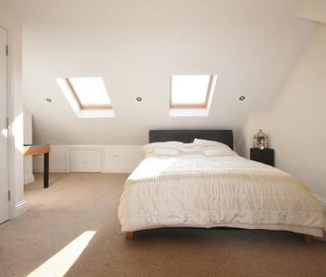 4 bedroom semi-detached house to rent - Photo 4