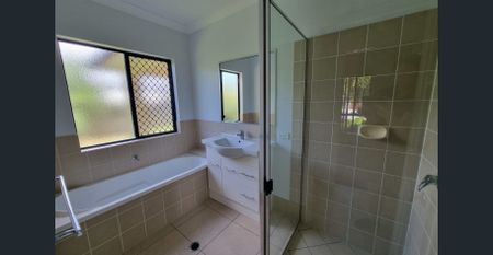 Spacious Villa - Perfect Location! - Photo 5