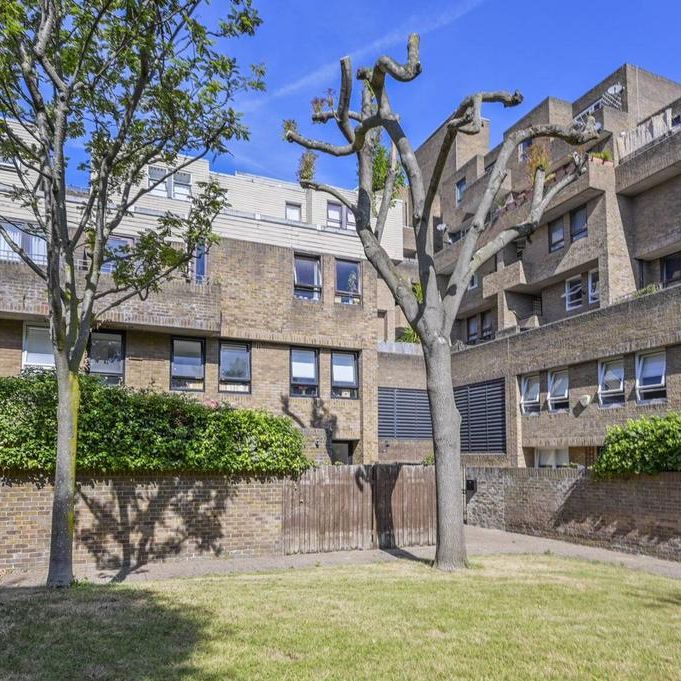 3 bedroom flat to rent - Photo 1