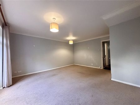 Wheelers Hill, Hook, Hampshire, RG27 - Photo 5