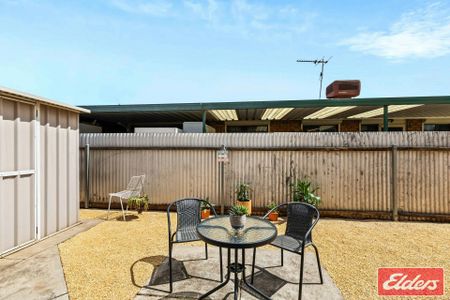 Great Location, Neat and Tidy Home! - Photo 3