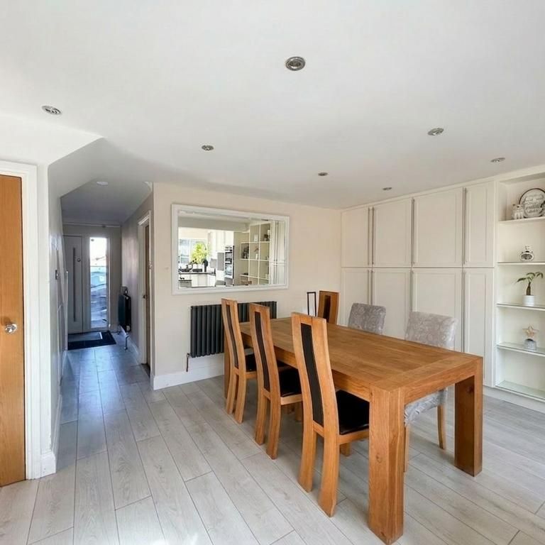 5 bedroom semi-detached house to rent - Photo 1