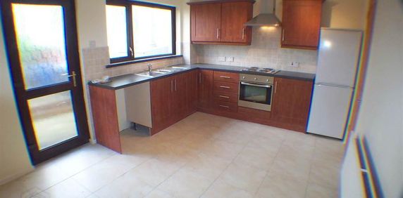 5 Drumadoon Park, Ballybeen, Dundonald, Belfast, BT16 2PW - Photo 2