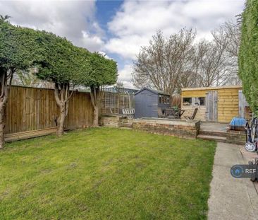 3 bedroom semi-detached house to rent - Photo 3