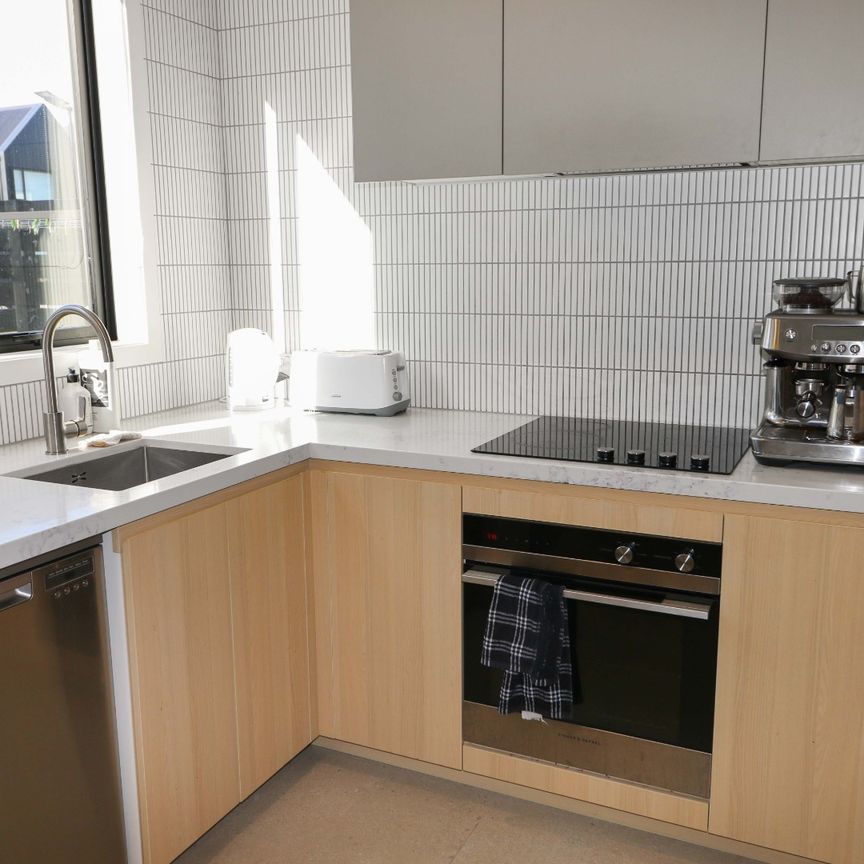Petone Townhouse - Photo 1