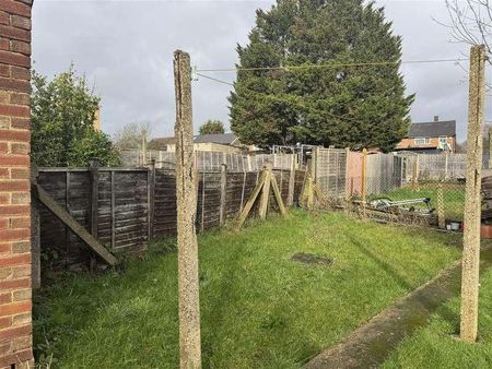 Southwell Avenue, Northolt, UB5 - Photo 2