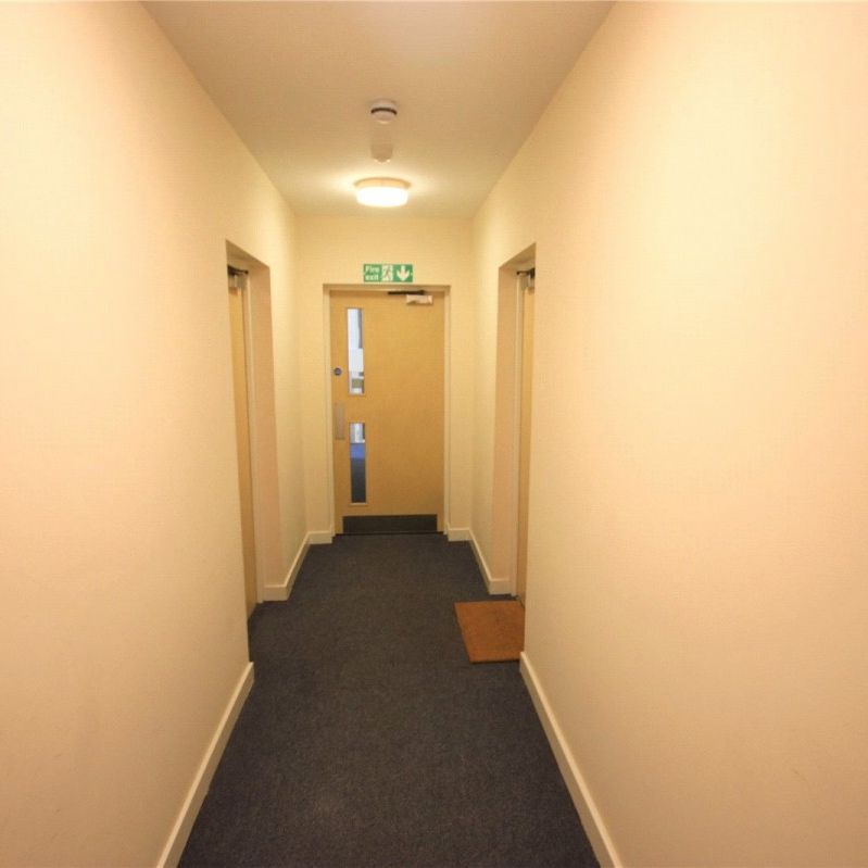 Watermark House, Carrington Point, Watermark Close, Nottingham, Nottinghamshire, NG5 - Photo 1