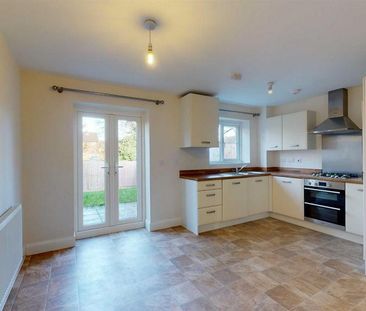 3 bedroom semi-detached house to rent - Photo 6