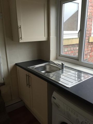 3 bedroom flat to rent - Photo 5