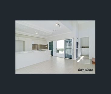 Boutique Townhouse in Windsor - Photo 5