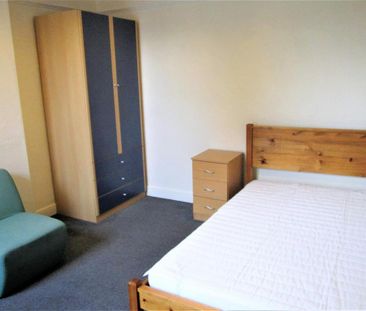 6 bedroom terraced house to rent - Photo 5