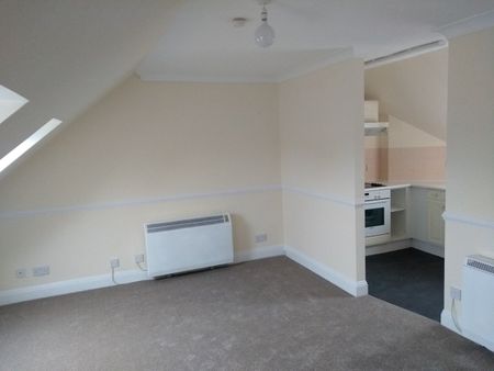 Studio Flat, Hill Lane, SO15 - Photo 5
