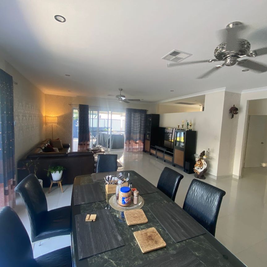 WELL PRESENTED QUALITY FAMILY HOME - Photo 1