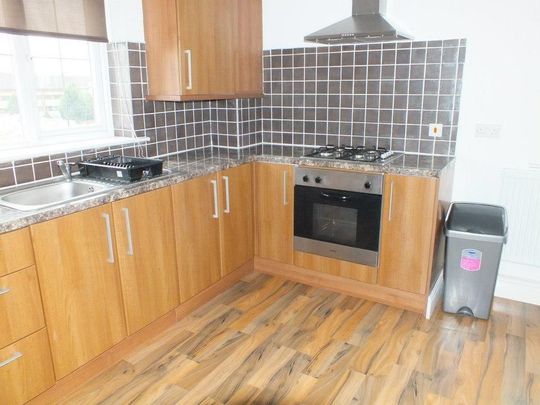 3 bedroom flat to rent - Photo 1