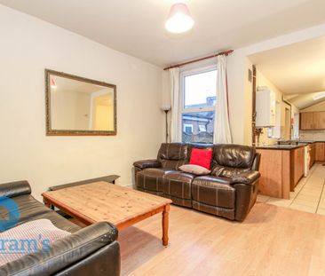 5 bed Semi-Detached House for Rent - Photo 5