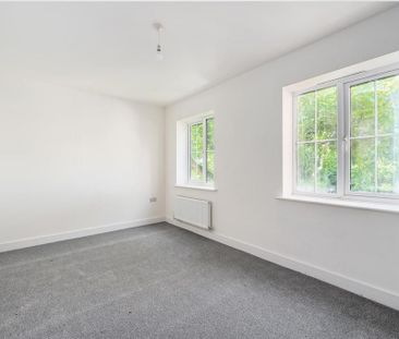 2 bedroom end of terrace house to rent - Photo 1