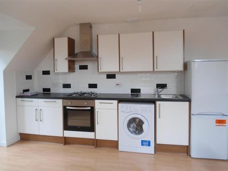2 bedroom apartment to rent - Photo 5