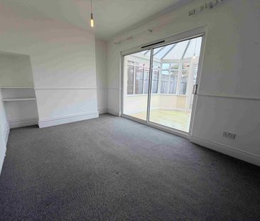4 bedroom semi-detached house to rent - Photo 2