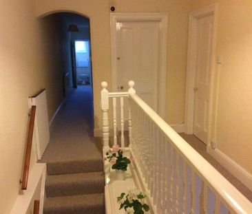 Room 2: 40A Farnham Road, Guildford, GU2 4JN - Photo 6