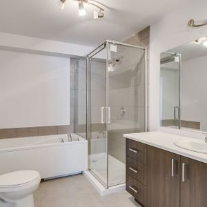 Plateau - Grand Logement Près De Tout! - Photo 3