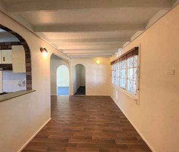 Cosy Three Bedroom Home, Gas cooking, WATER USAGE INCLUDED! - Photo 5