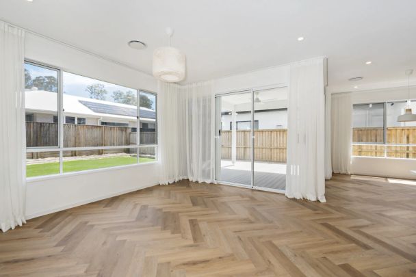 Immaculate Family Home in a Peaceful Upper Kedron Pocket - Photo 1