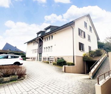 3.5-Zimmer-Dachwohnung mit Cheminée und Balkon/Loggia in Giebenach ... - Photo 1