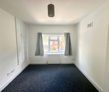 2 bedroom end of terrace house to rent - Photo 2